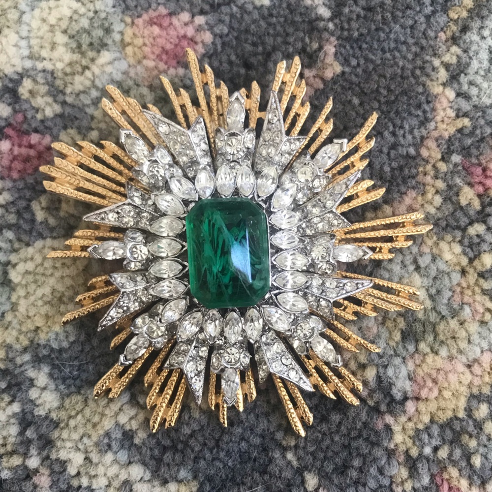 *SOLD*• Vintage Kenneth Jay Lane starburst brooch